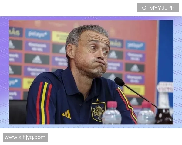 黄头发大个子球星踢足球的辉煌历程与风采揭秘